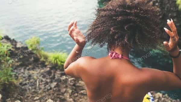 Brushing Wavy : Obtenez des cheveux ondulés et lisses à la maison